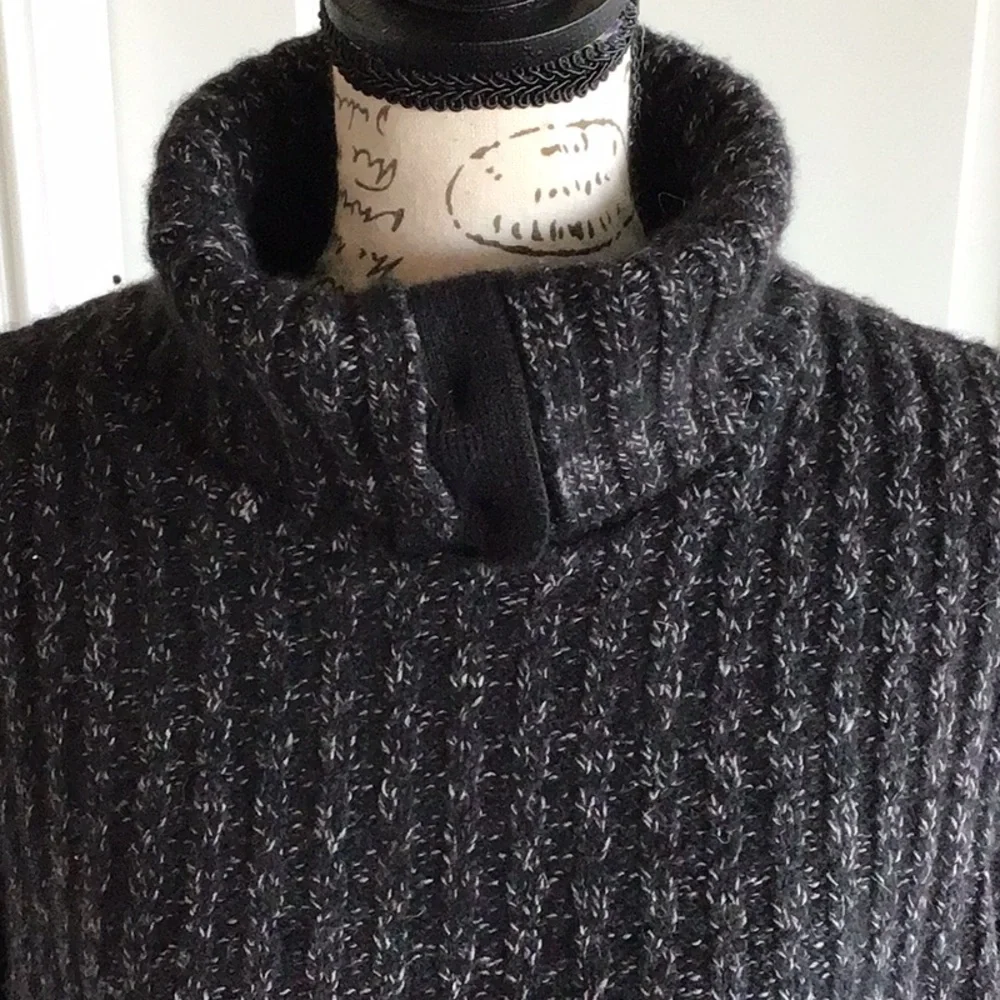 H&M black lambs wool blend button collar turtleneck long sleeve knit sweater M - Picture 2 of 13